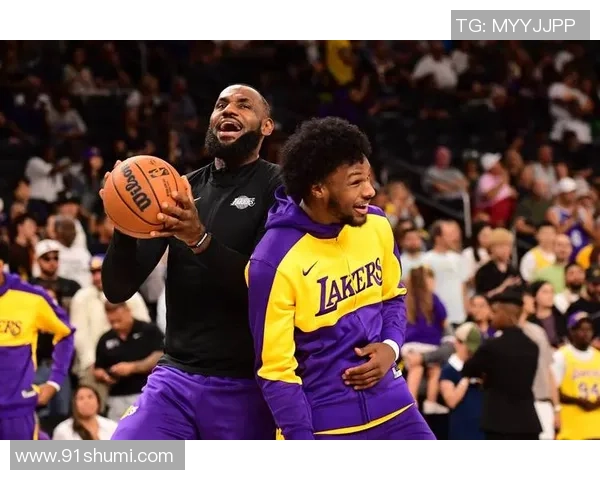 2018年NBA湖人与雄鹿精彩对决回顾视频分析与赛况总结